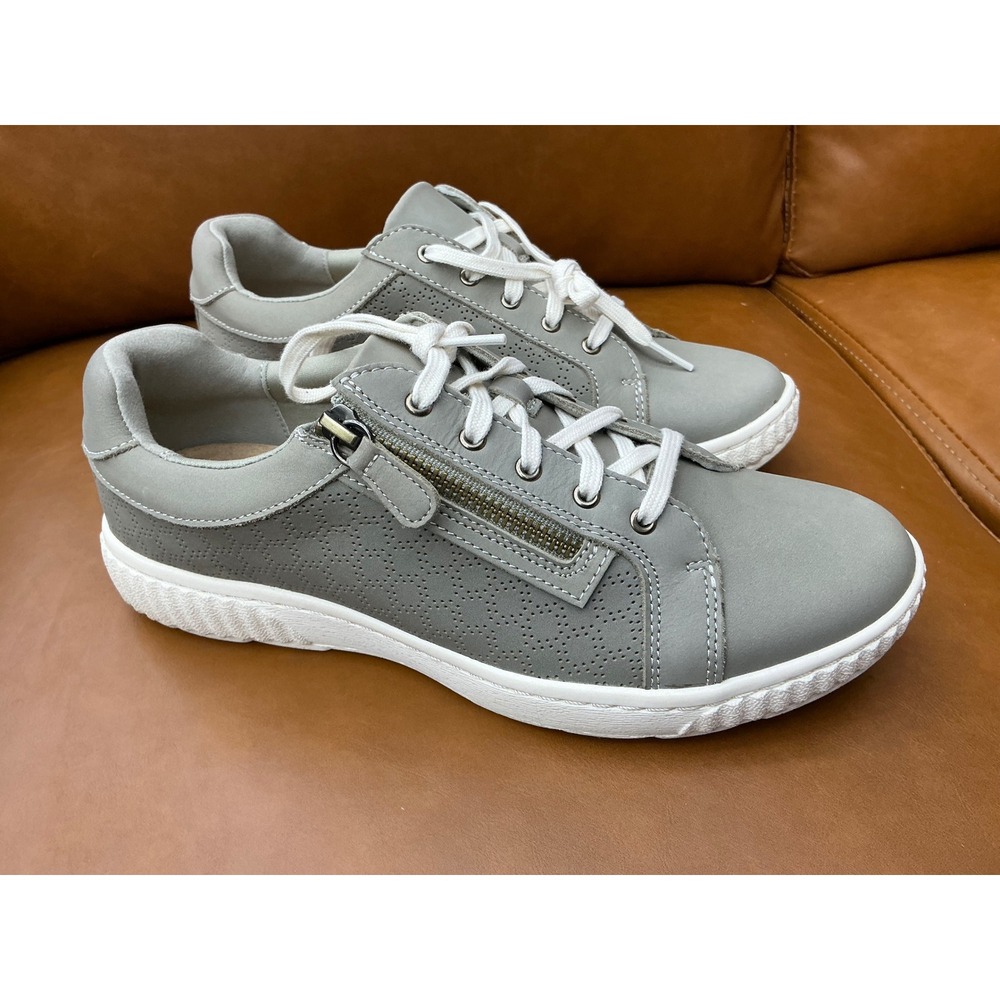 Clarks Caroline Ayla Sneakers Womens 9W Pale Green Perforated Leather